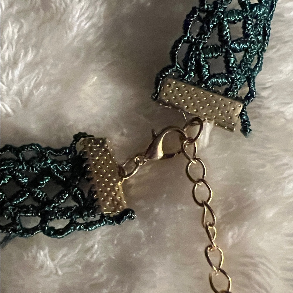 NWT BUNDLE OF 3 💋 CROCHETED LACE CHOKERS WITH EXTENDERS ROSE/GOLD/GREEN OS - Picture 5 of 12